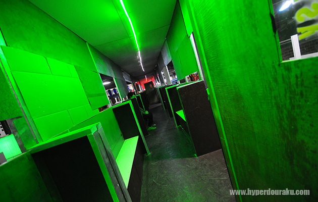 内部には座席も設置