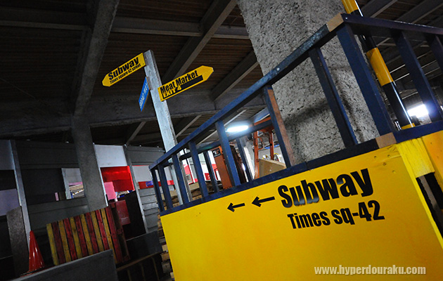 SubwayやMarketなどの標識