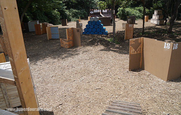 リンガーハットからフィールド奥