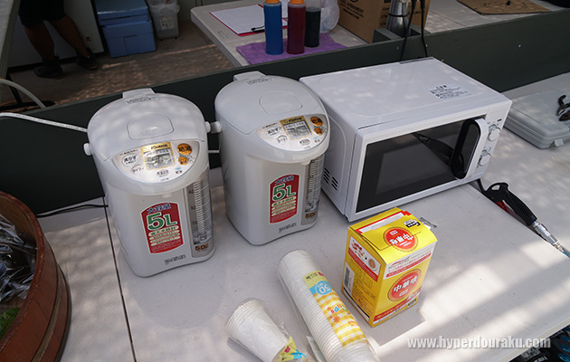 電気ポット、電子レンジ