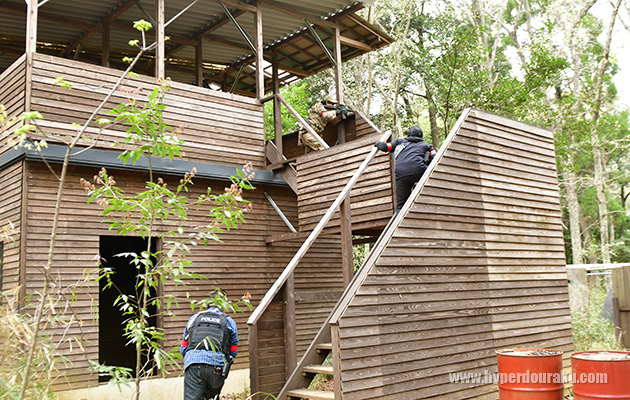 二階建ての建物