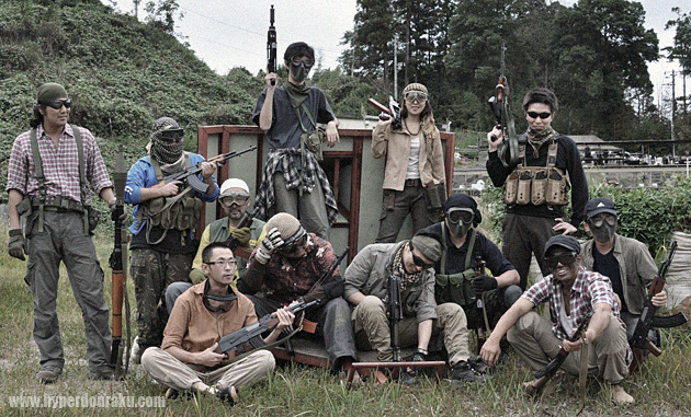 休憩する民兵のみなさん