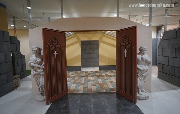 教会のドアはオープン