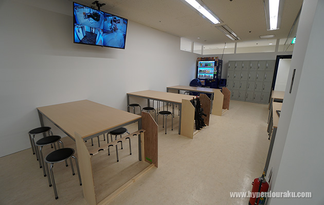 セフティは広々としており全75席