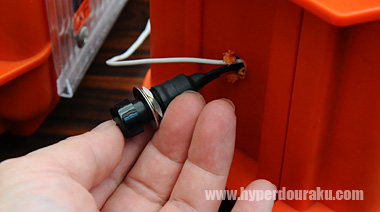 横からスイッチが出ていてこれを押すとカウントがクリア