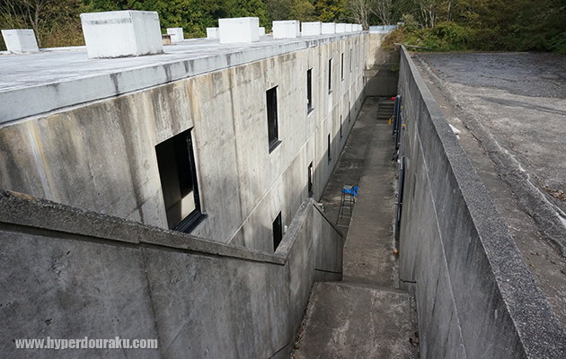 リゾートマンションの建設が中断され廃墟