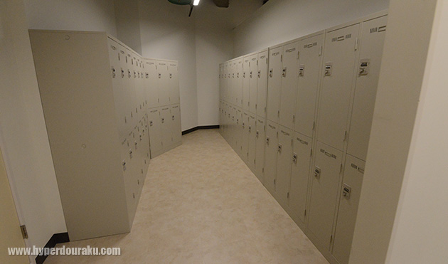 男女別のロッカールーム完備