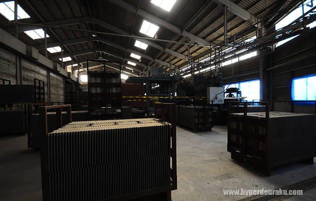 F2フィールド奥