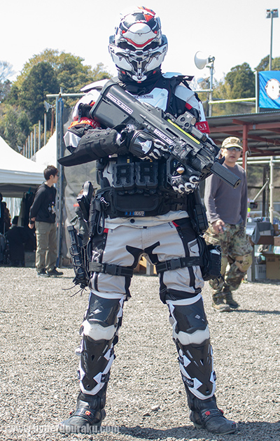 装備も非常にクセ