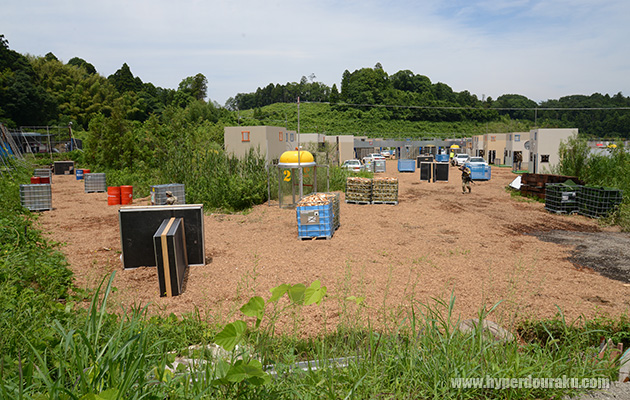 イエローゾーンのフラッグは黄色い屋根