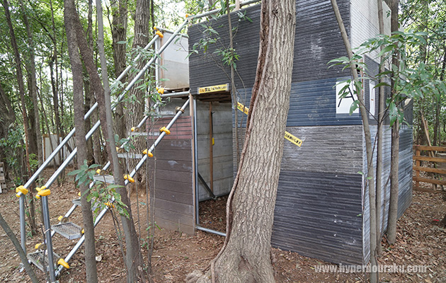 2階に昇れる階段