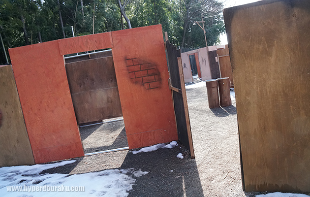 姿勢を低くすると狙える射線や視線