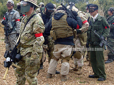 さまざまなミリタリー装備のプレーヤー