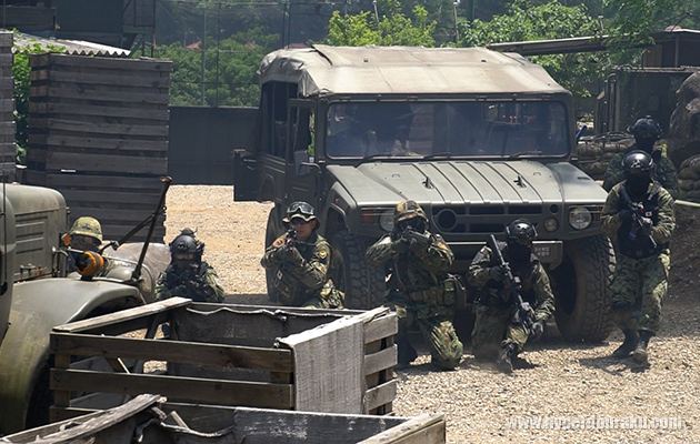 主力部隊が降車