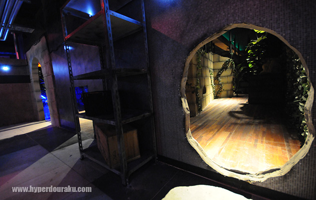 潜り抜けられる穴