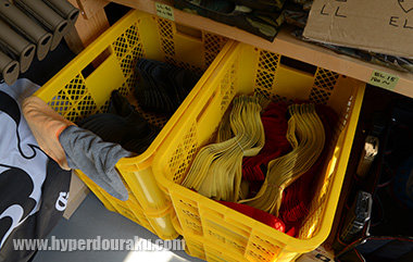 赤と黄色のマーカー