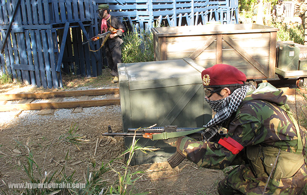 トロッコのオブジェや坑道