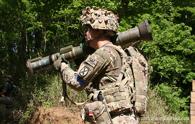 AT-4対戦車ミサイル