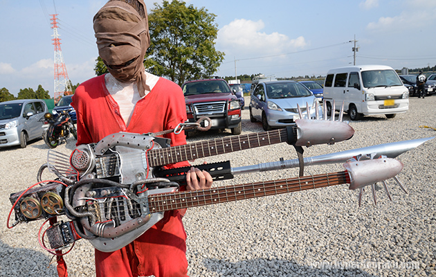 コーマドーフのギター