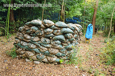 土嚢を積み上げた陣地