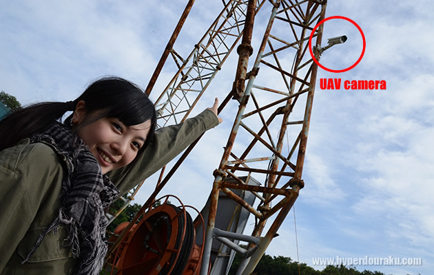 クレーンに設置された監視カメラ