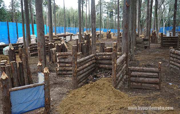 コの字型のバリケ