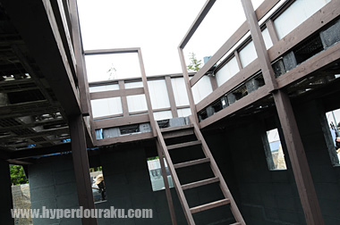 内部に階段