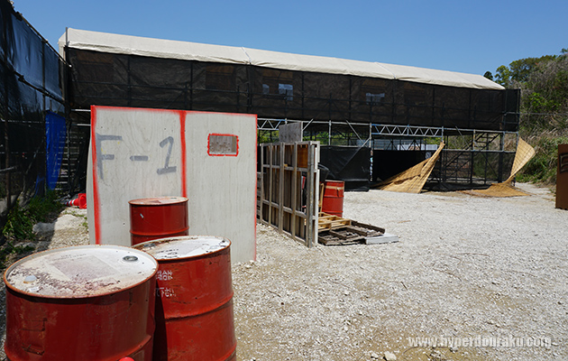 セフティはフィールド中央の建物