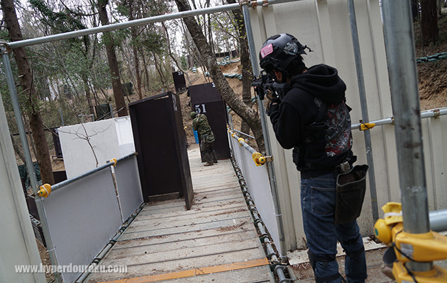 斜面中腹まで橋