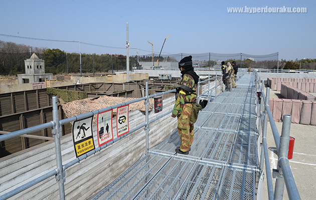 T字型にキャットウォーク