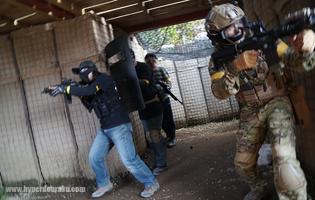 大将を守りながら連携