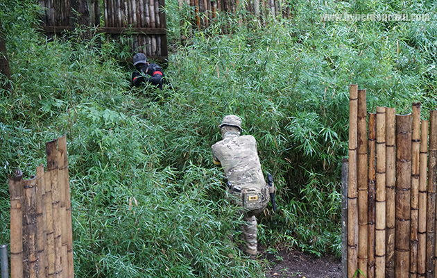 出合い頭の接近戦