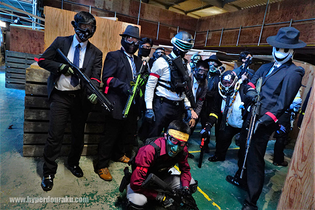 ドレスコードはスーツ