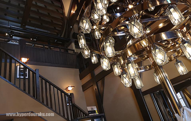 ゴージャスな店内