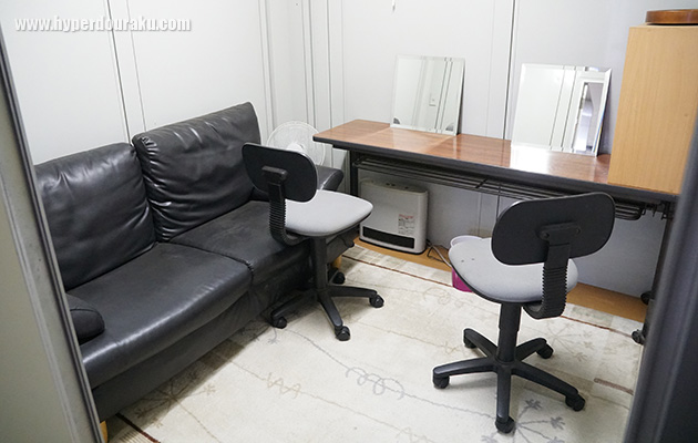 女性専用の更衣室兼、パウダールーム