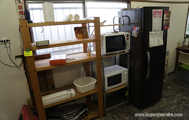 電子レンジ、電気ポット、カップ麺の販売