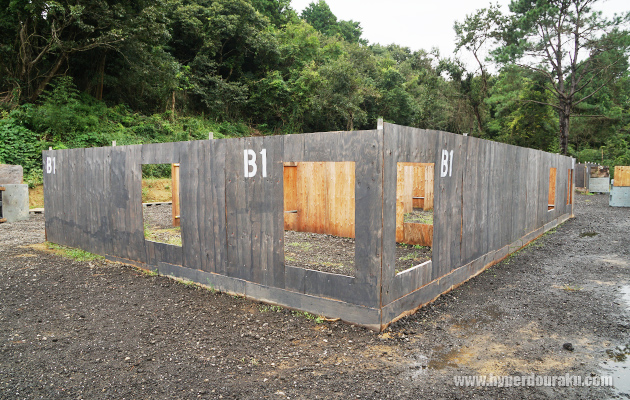 CQBには大きな窓