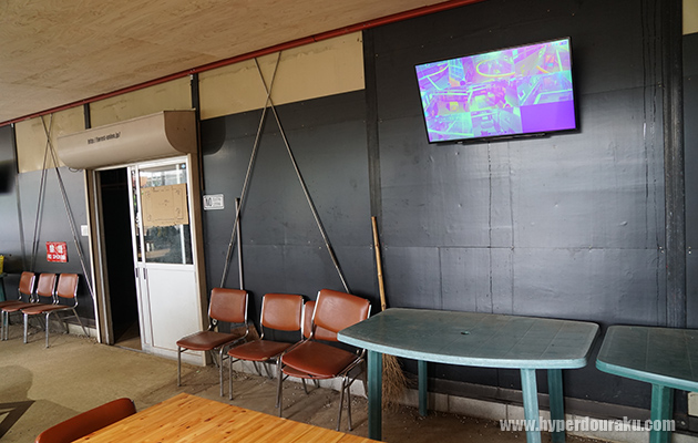 フィールド入口