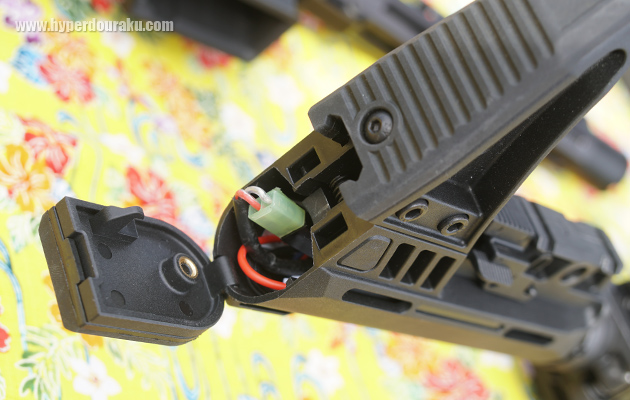 ストックチューブインのバッテリー