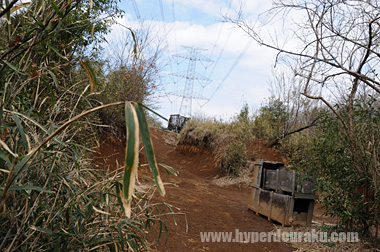 フィールドは広大