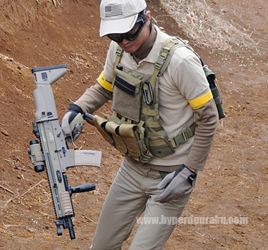 東京マルイ製の電動SCAR-L