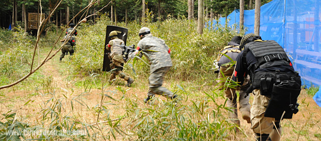 大盾を利用したセンターフラッグ戦