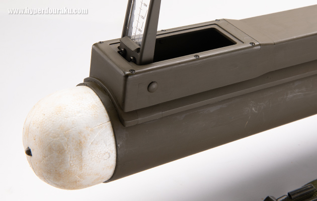 弾を先端から差し込む