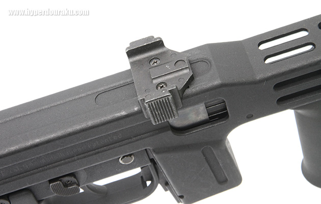 チャージングハンドル