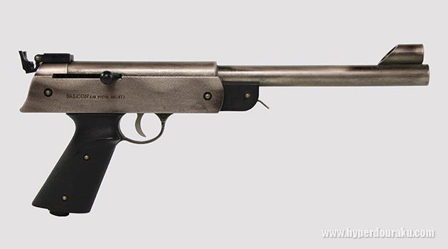 仕上はブロンズ調のメッ