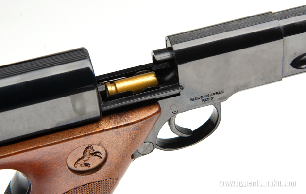 薬莢が勢いよくエジェクト