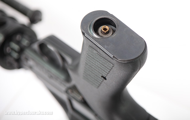 ガスはグリップ下から