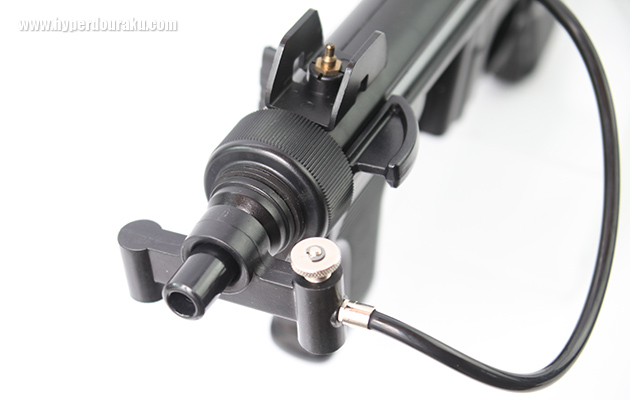 アウターバレルに通してぶら下げ