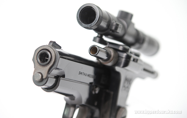 筒状のパーツが3つ並んでいる