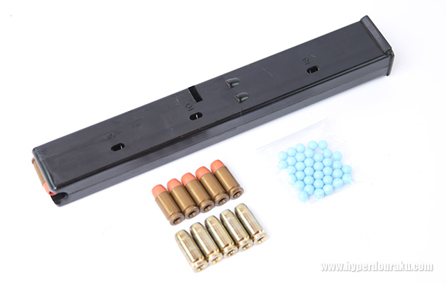 マガジンとプラカート